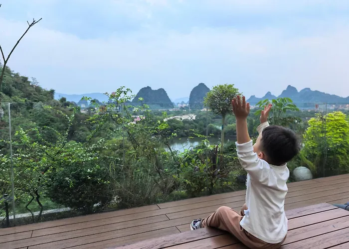 Guilin Village Creek Inn & Free Pick Up Service Over Three Nights