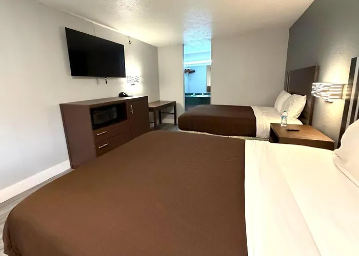 Regency Inn Three Rivers I-37