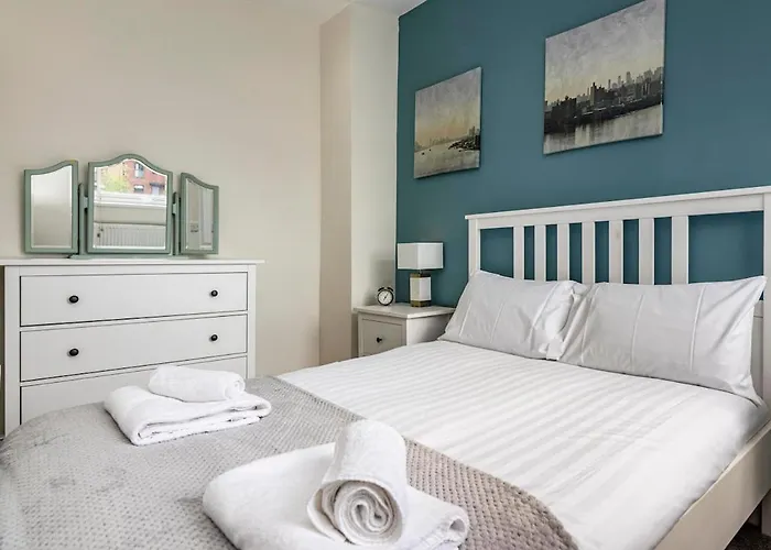 4 Bed Terraced House In Beeston With Convenient City Centre Access Nottingham