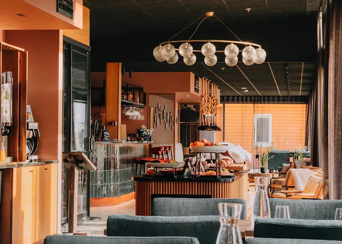 Henningsvaer Bryggehotell - By Classic Norway Hotels