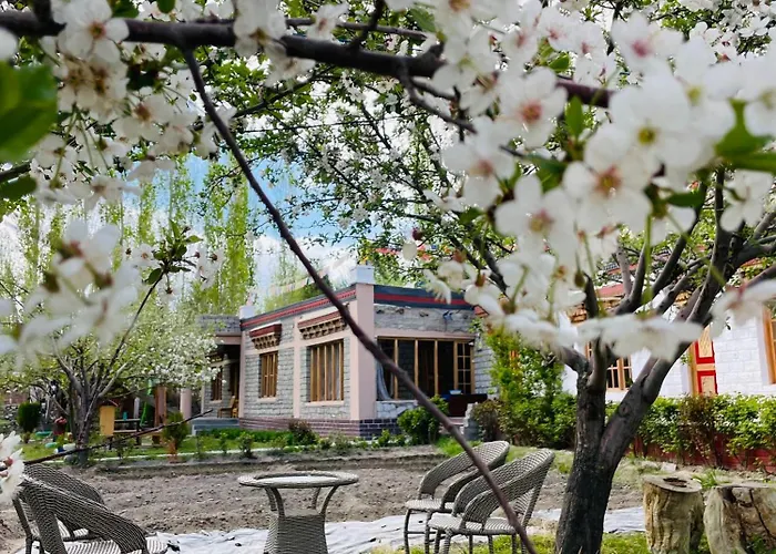 The Kesar Guest House Sumoor Leh