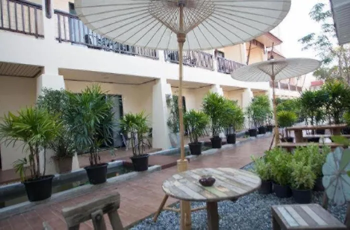 Lotusland Resort Pattaya