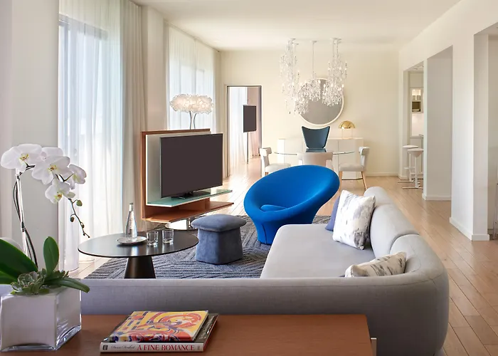 The Valorian Los Angeles, Curio Collection By Hilton