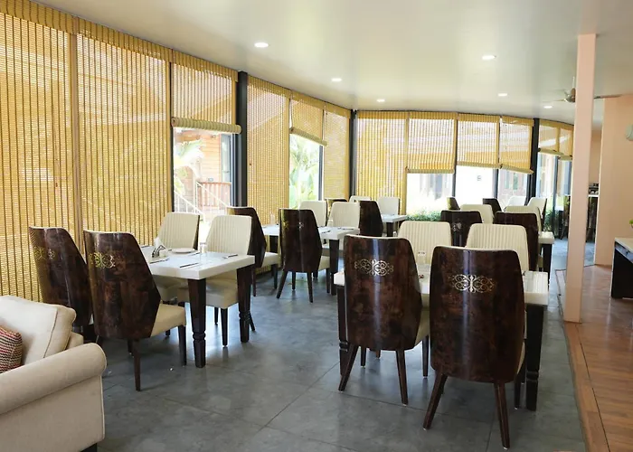 Foxoso Aaristo Baga Beach Resort Calangute