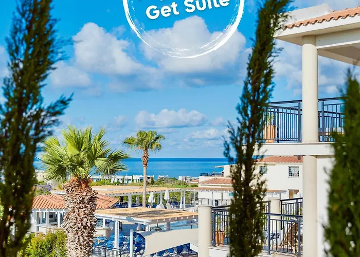 Wellclub Resort - Wellness & Seaview Suites Pafos