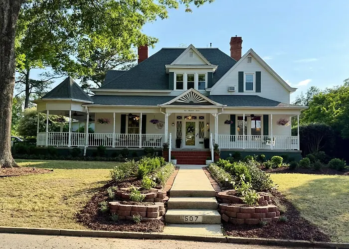 Magnolia Inn Clayton