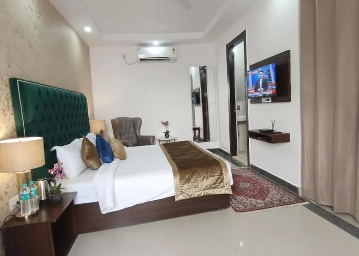 Hotel Caves Premium Near Delhi Airport New Delhi