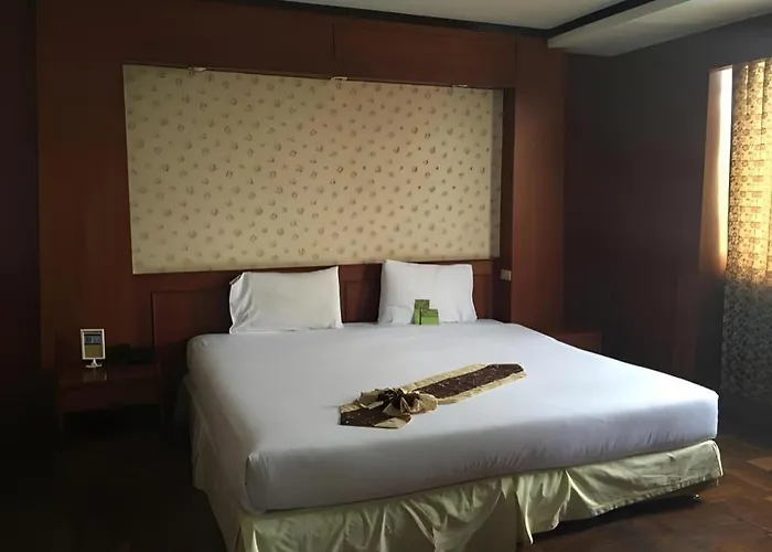 Ayutthaya Grand Hotel Ban Han Tra Fang Nua