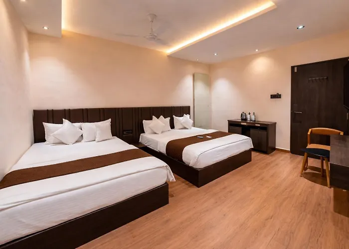 Hotel Presidency - Sosyo Circle Surat