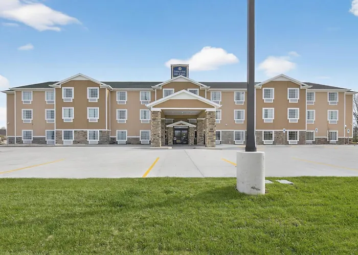 Cobblestone Hotel & Suites - Eaton