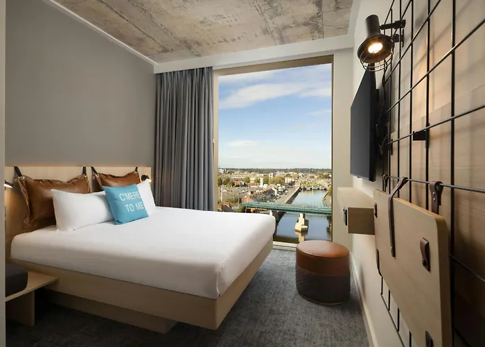 Moxy Dublin Docklands Hotel