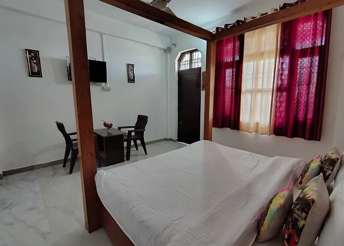 Pinewood Sunrise Homestay Kasauli