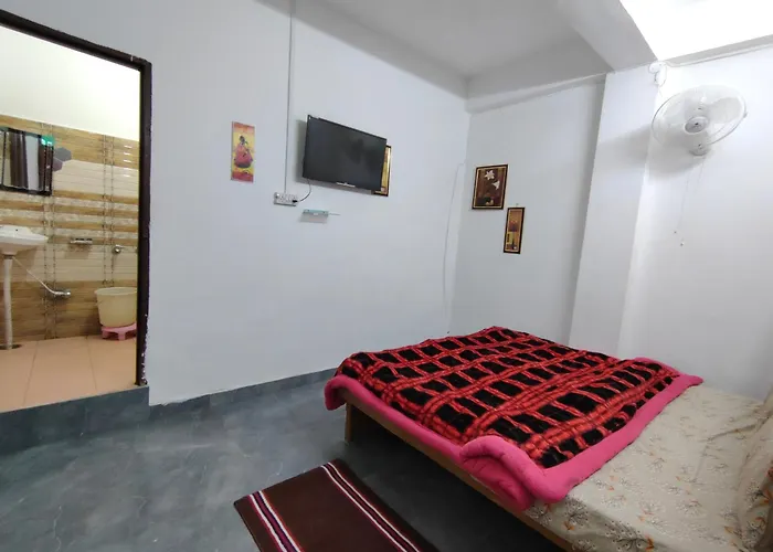 Pinewood Sunrise Homestay Kasauli