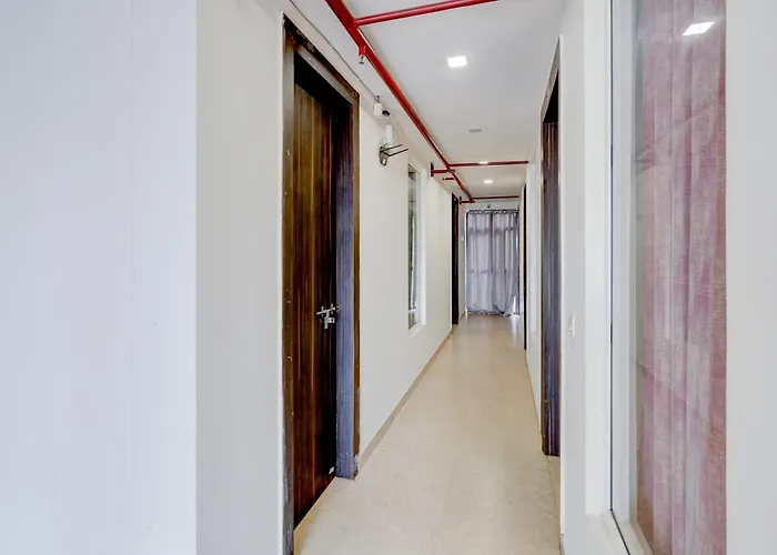 Roomquet Comfort Prayagraj