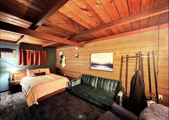 Villa De Moderne - Adoba Inn Charlevoix