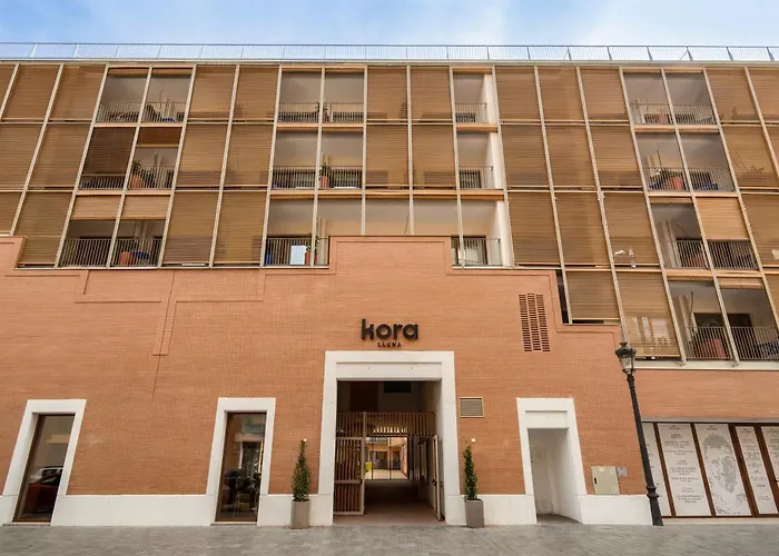 Kora Lluna Valence