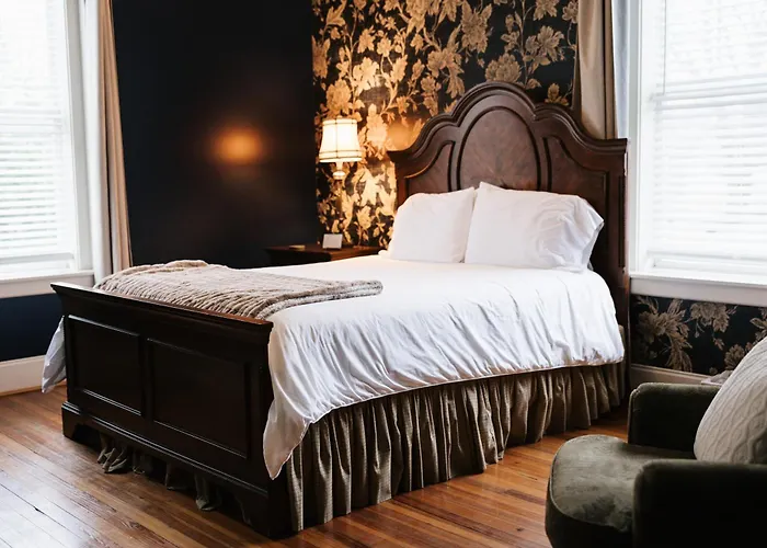 The Grand Lux Inn Tullahoma