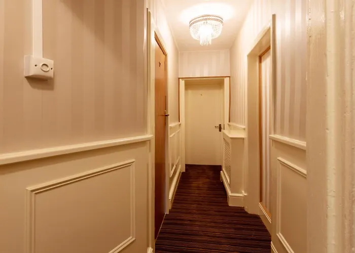 Hubert House Guesthouse Dover