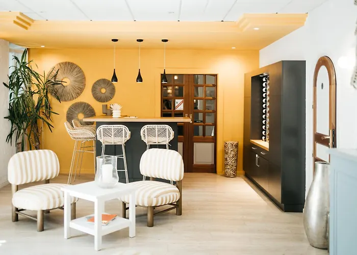 Hotel Le Petit Castel Antibes