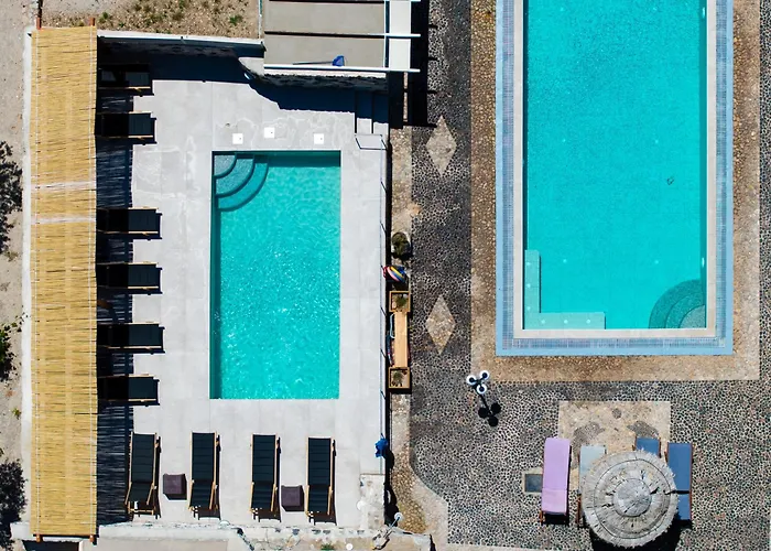 Birds Villa Apartments With Heated Pool - Including Car And Breakfast Períssa