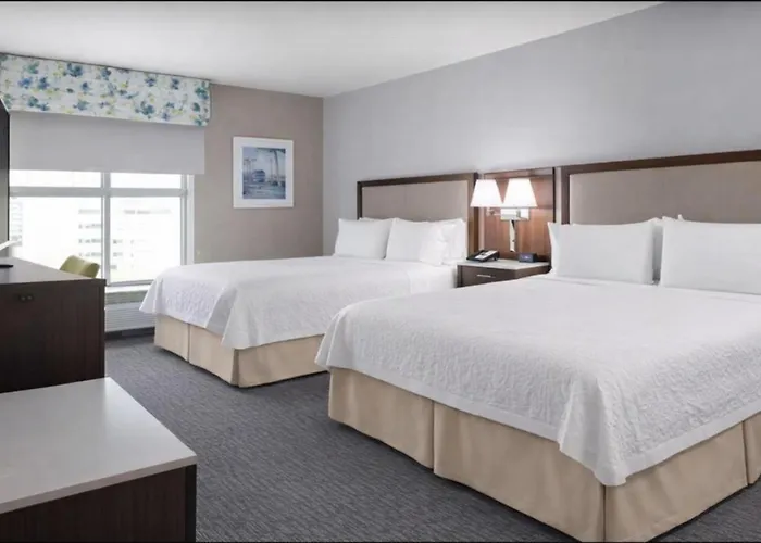 Hampton Inn & Suites Arlington Crystal City Dca