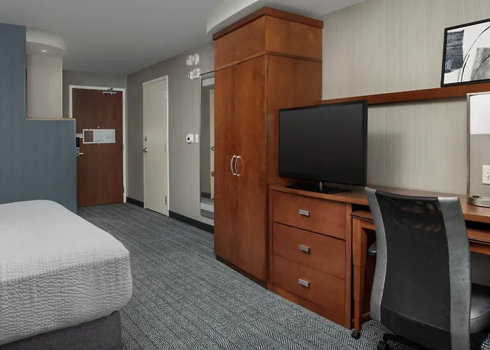Courtyard By Marriott Seattle Kirkland Hotel