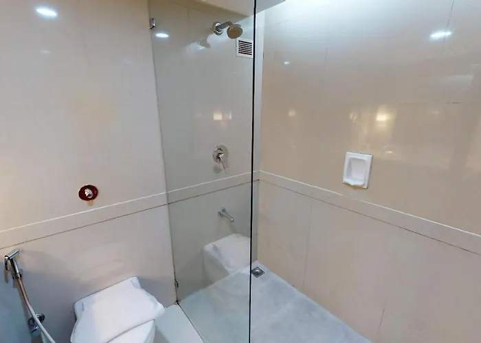Hotel Abad Plaza Kochi