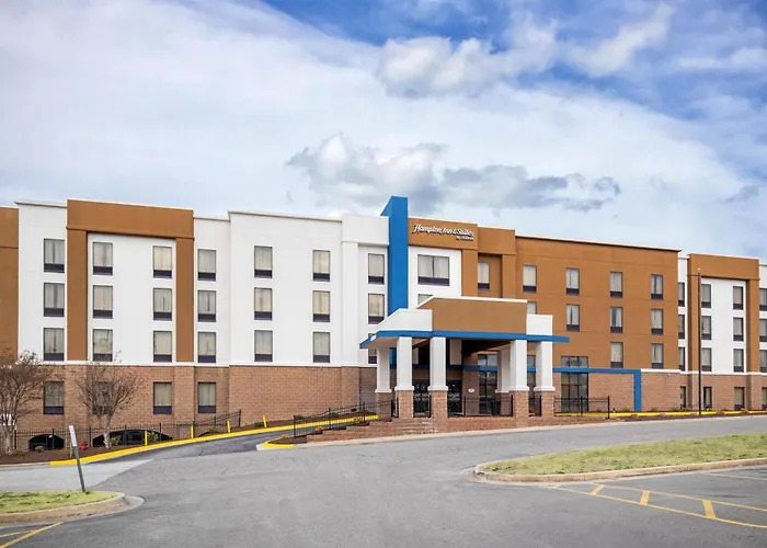 Hampton Inn & Suites Augusta West