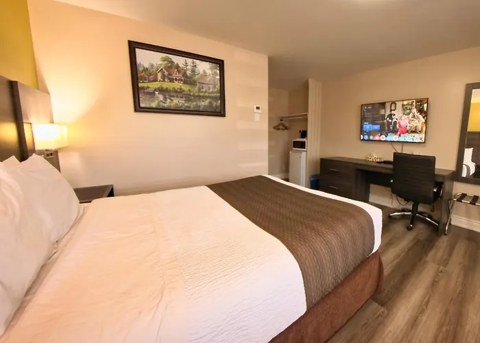 Maple Leaf Inn & Suites Kincardine