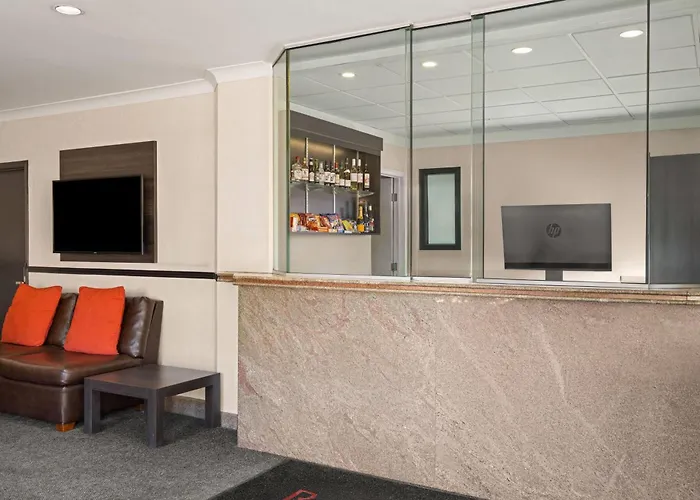 Ramada By Wyndham Laval Hotel