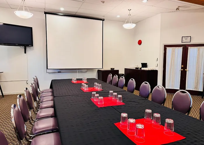 Super 8 By Wyndham Castlegar Bc Hotel