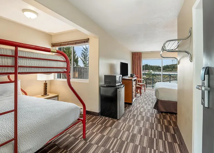 Glen Lyon Inn Port Hardy