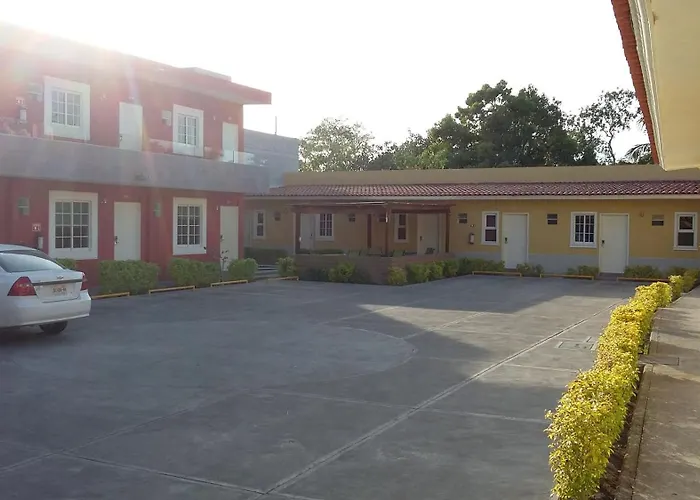 Hotel Montroi City Colima