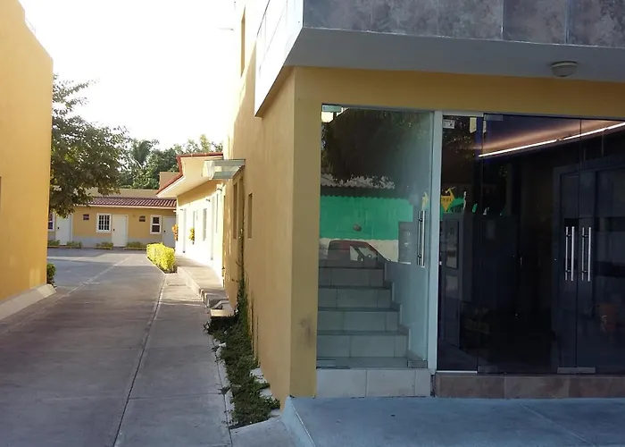 Hotel Montroi City Colima