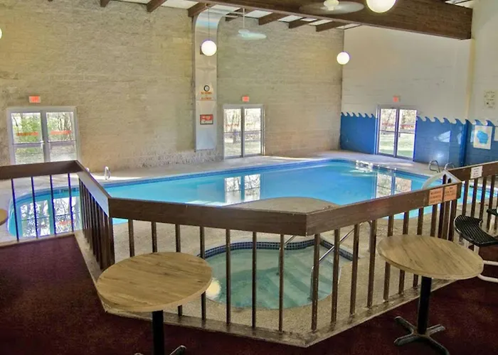Voyageur Inn And Conference Center Reedsburg