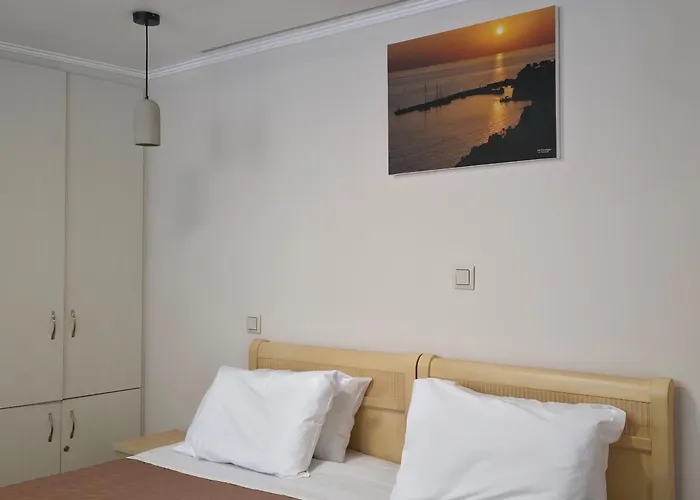Hotel Adonis Mithimna