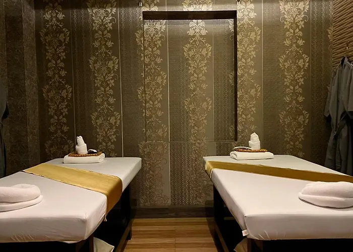 Grand 5 Hotel & Plaza Sukhumvit Bangkok