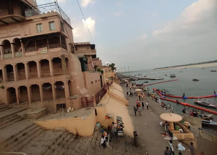 Sunrise Lodge Varanasi
