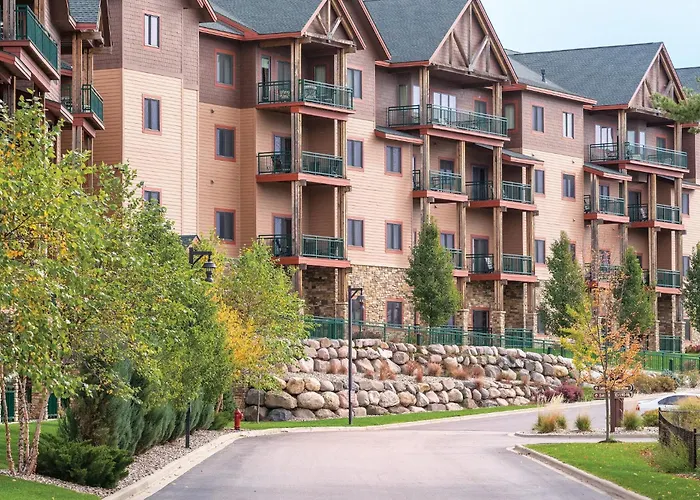 Club Wyndham Glacier Canyon Lake Delton