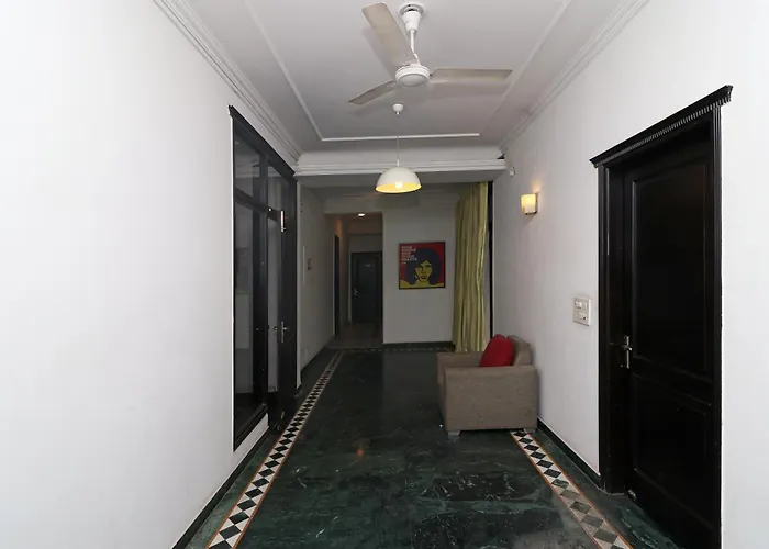 Hotel O Royal Grand Near Chhatrapati Shivaji International Airport Mumbai