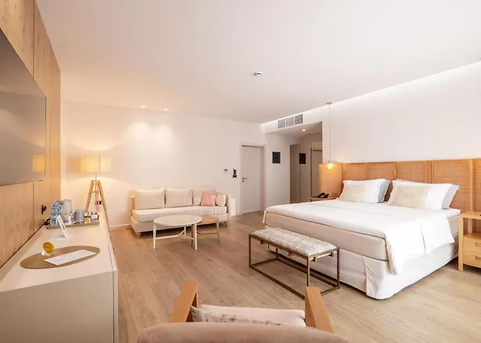 Glow Boutique Hotel & Suites Sarandë