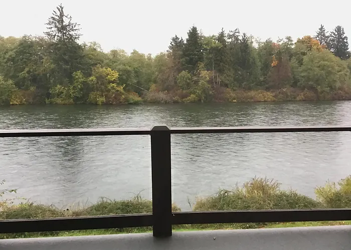 Chateau Riverside Campbell River