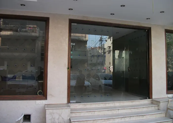 Hotel Maank Delhi 