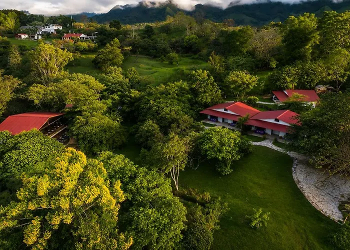 Los Susurros. Casa Palenque