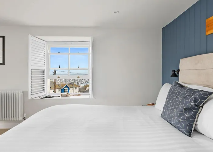 Pilgrim Suite - Sea View - Free Wi-Fi Brixham