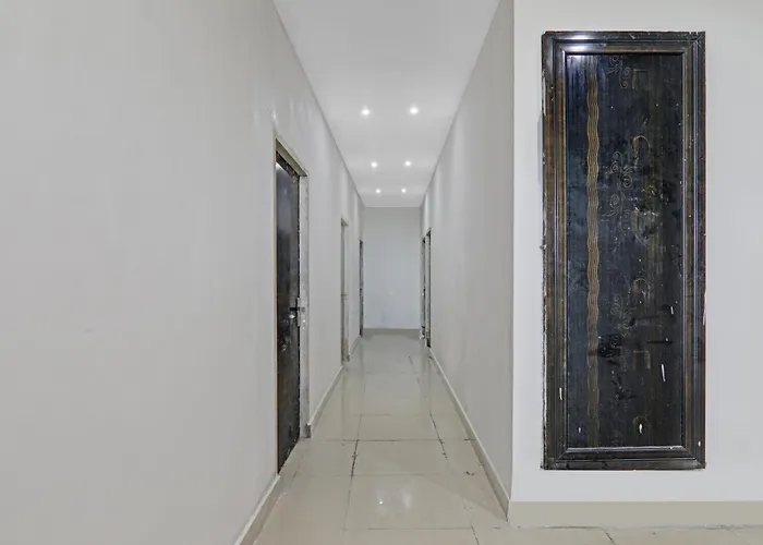 Hotel O Rudra Palace Near Phoenix United Lucknow