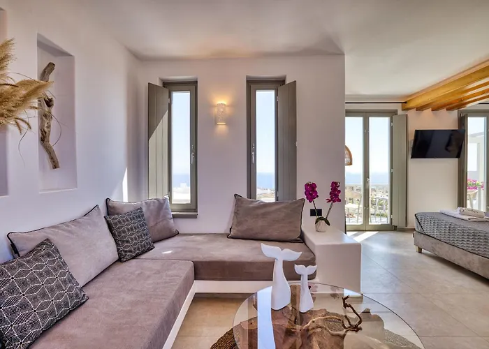 Ionic Suites Super Paradise Beach 
