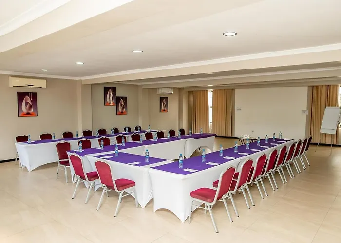 Nomads Court Chudleigh Hotel Lusaka
