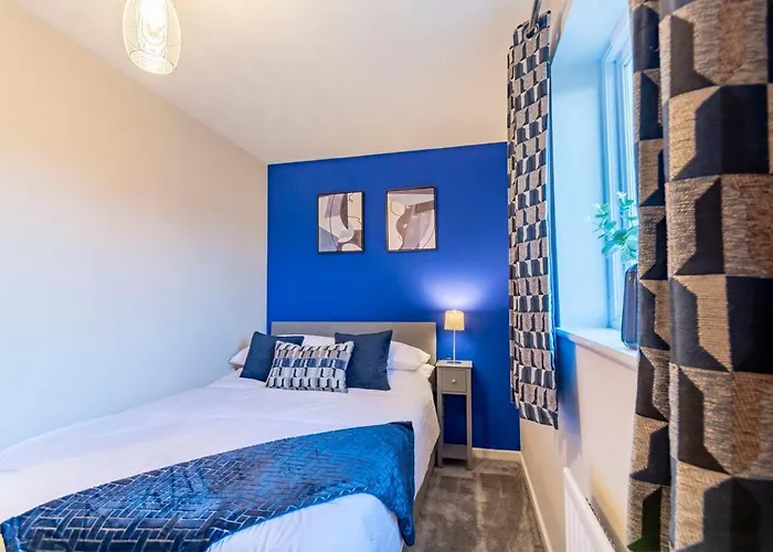 2Br Home W/ Free Parking | Close To M1 & Tram Stop Nottingham