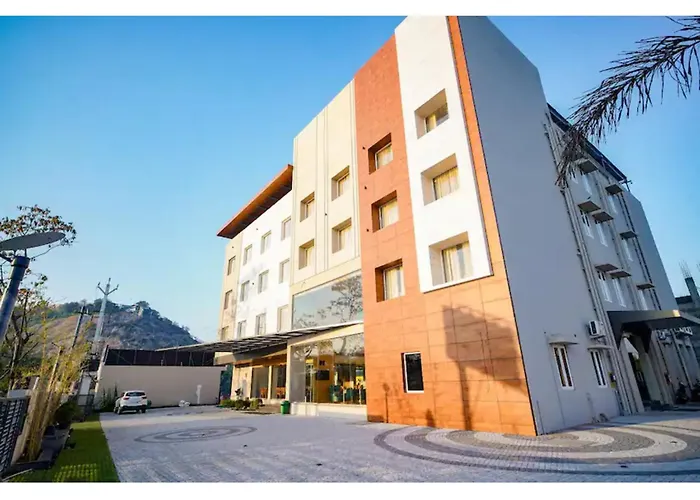 Hotel Nakshathra- A Royal Stay Palni